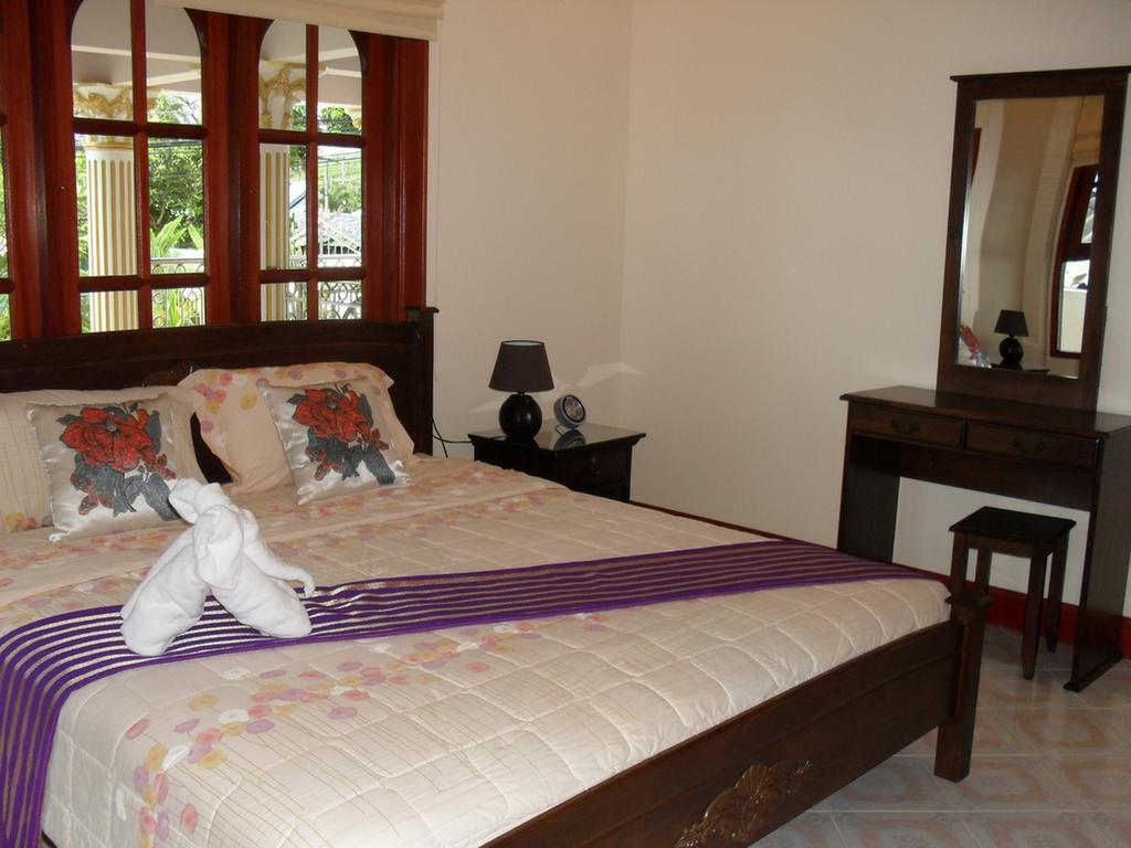 Majestic Villas Phuket Rawai Exteriör bild
