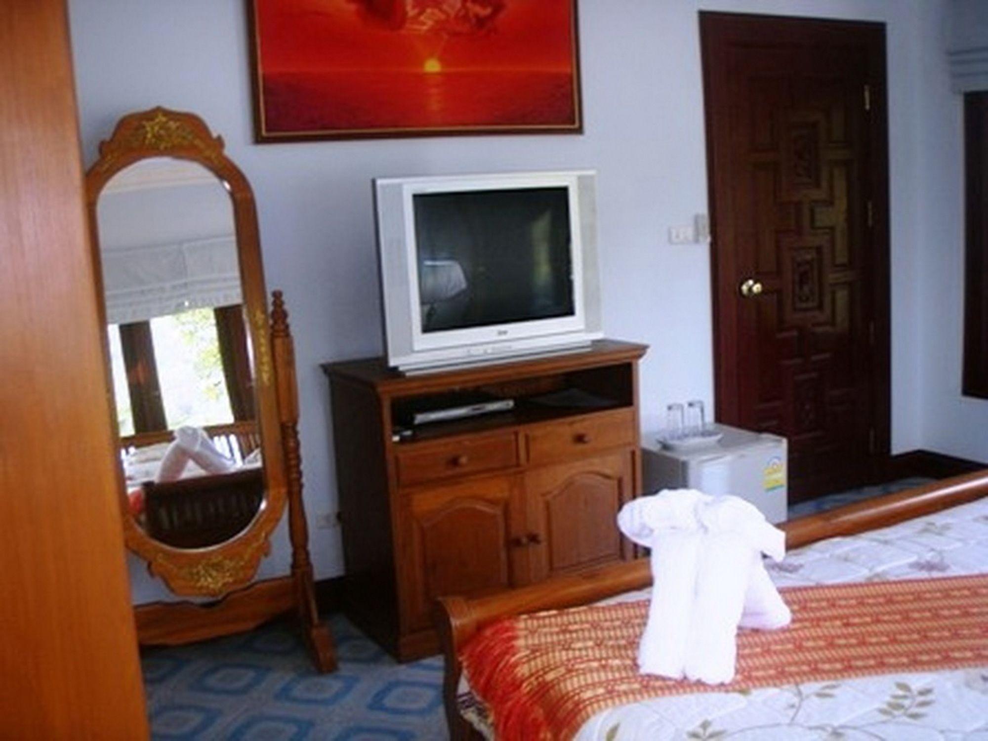 Majestic Villas Phuket Rawai Exteriör bild